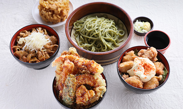 料理が並んでいる写真